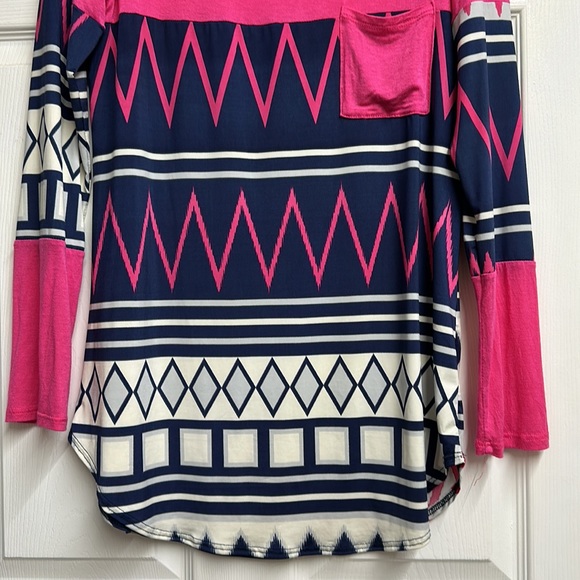 Top - Picture 2 of 4